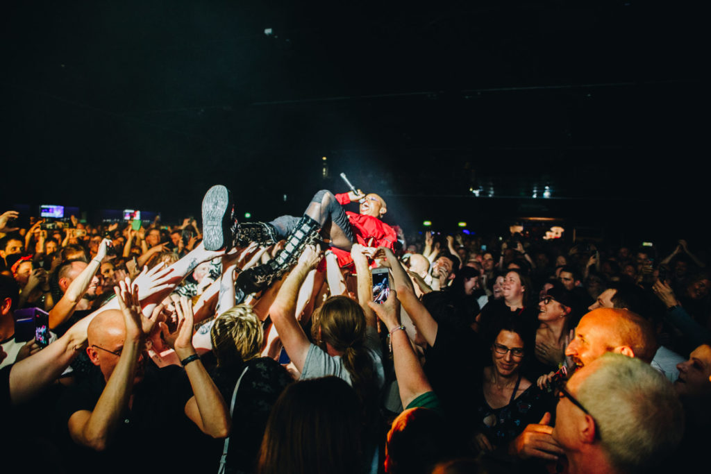 Skunk Anansie live in Manchester crowd surfing