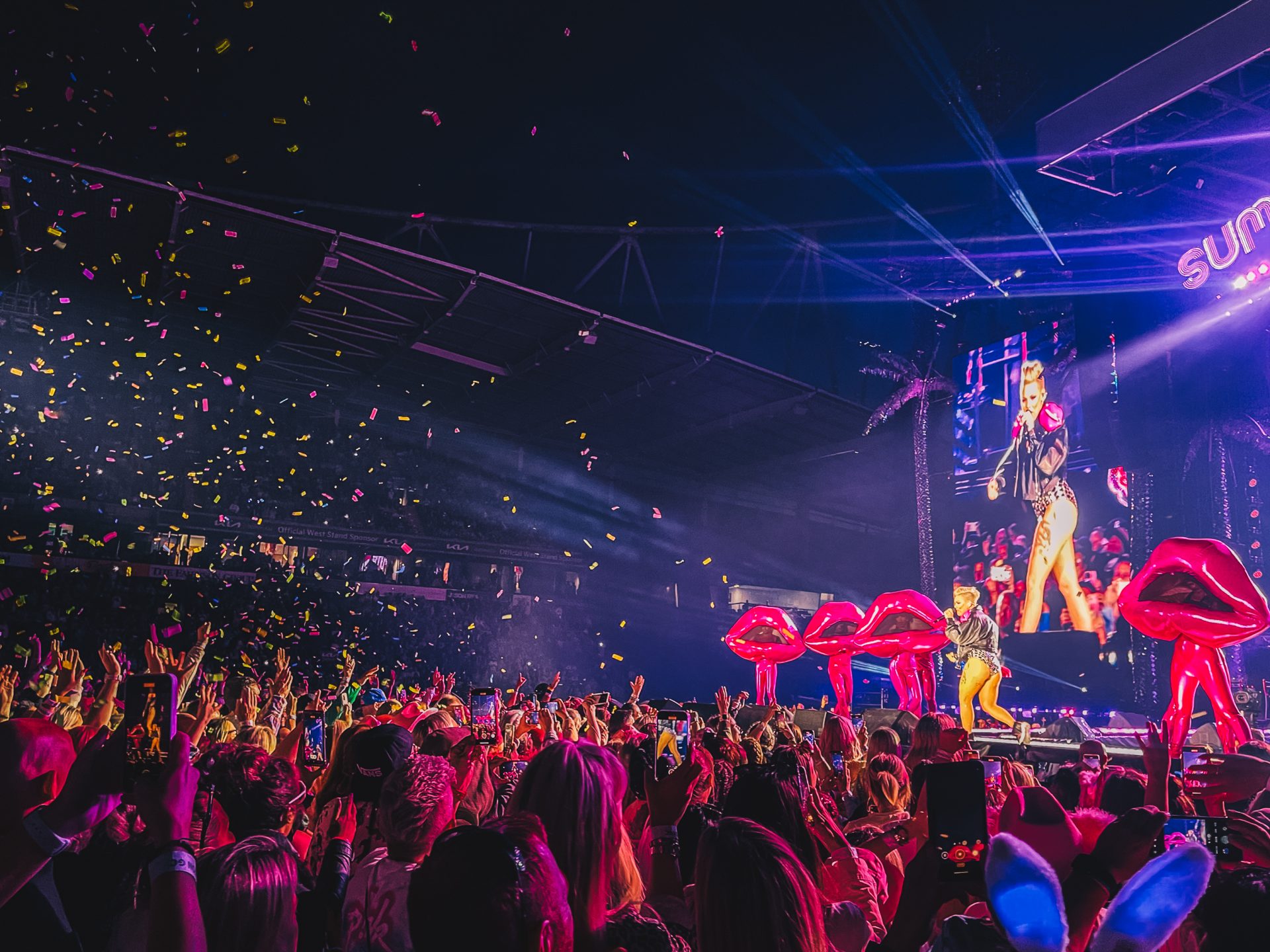 Pink Summer Carnival Tour 2023 Bolton Stadium Manchester - confetti shot